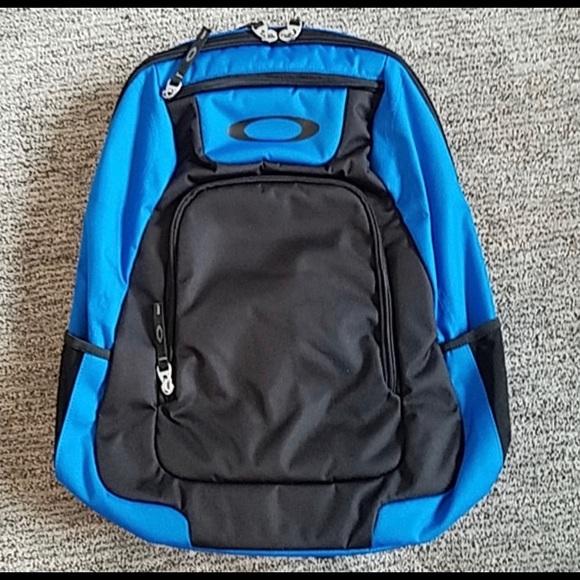 blue oakley backpack